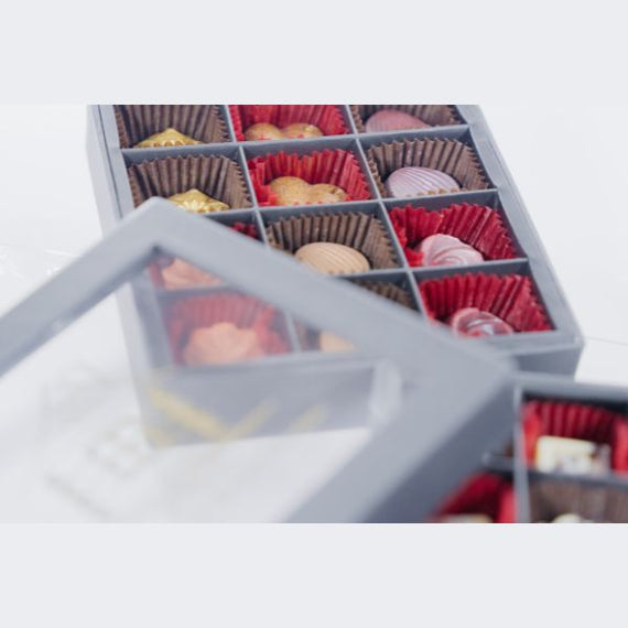 Luxury Liquor & Liqueur Chocolate Collection - 12 Praline Gift Box  120g